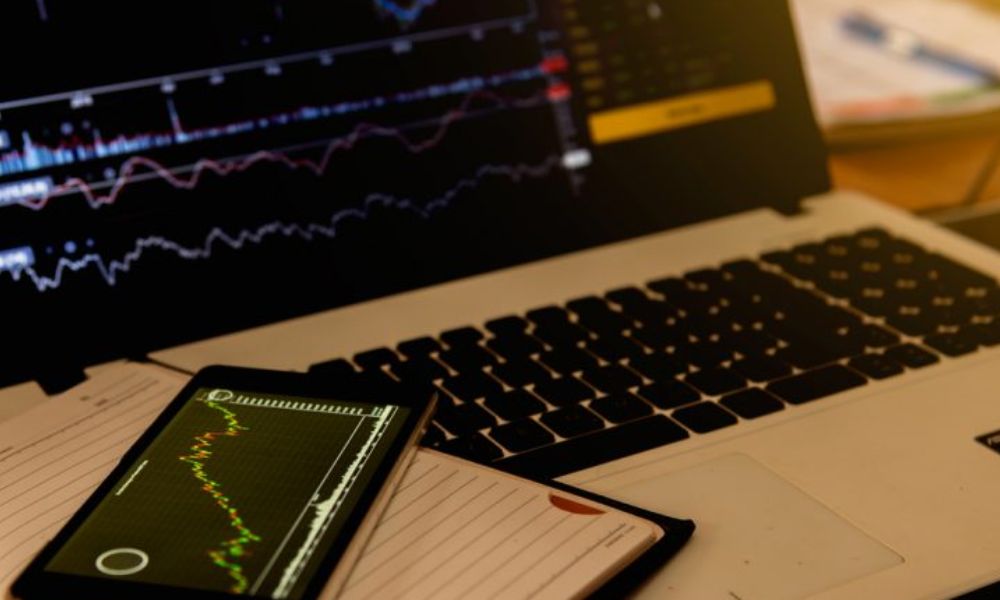 Top 3 tiêu chí chọn sàn có Backcom Forex uy tín