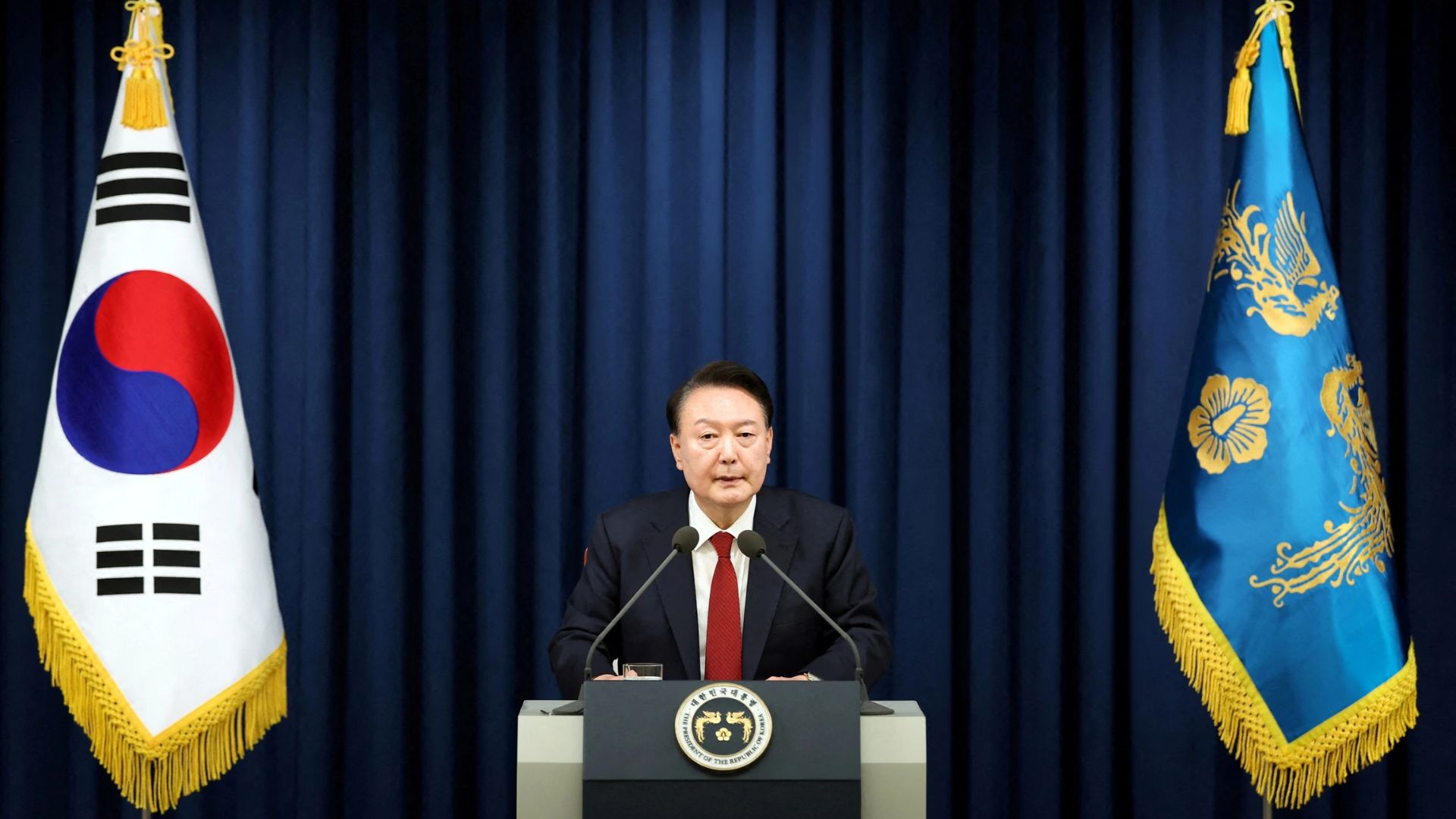 Tổng thống Hàn Quốc Yoon Suk Yeol bất ngờ ban bố thiết quân luật