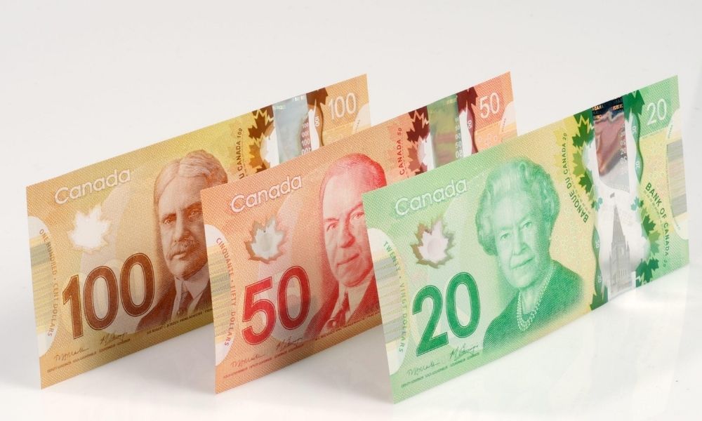 CAD hay còn gọi là Đô la Canada là đơn vị tiền tệ chính thức của quốc gia Canada