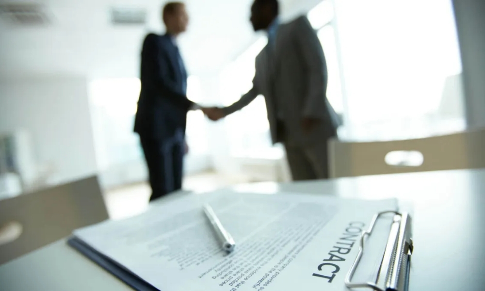 Giao dịch hoán đổi lãi suất là một công cụ tài chính phức tạp, đòi hỏi kiến thức chuyên sâu và sự thận trọng.