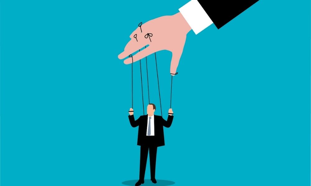 Dấu hiệu nhận biết hành vi thao túng thị trường