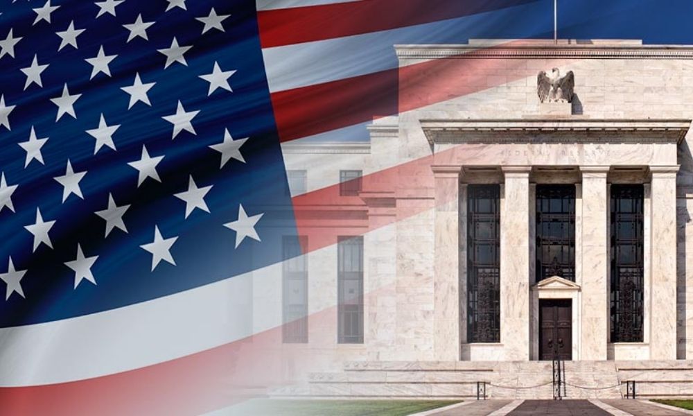 Người quyết định mức lãi suất mục tiêu cho Lãi suất Quỹ Liên bang (Federal Funds Rate) là Ủy ban Thị trường Mở Liên bang