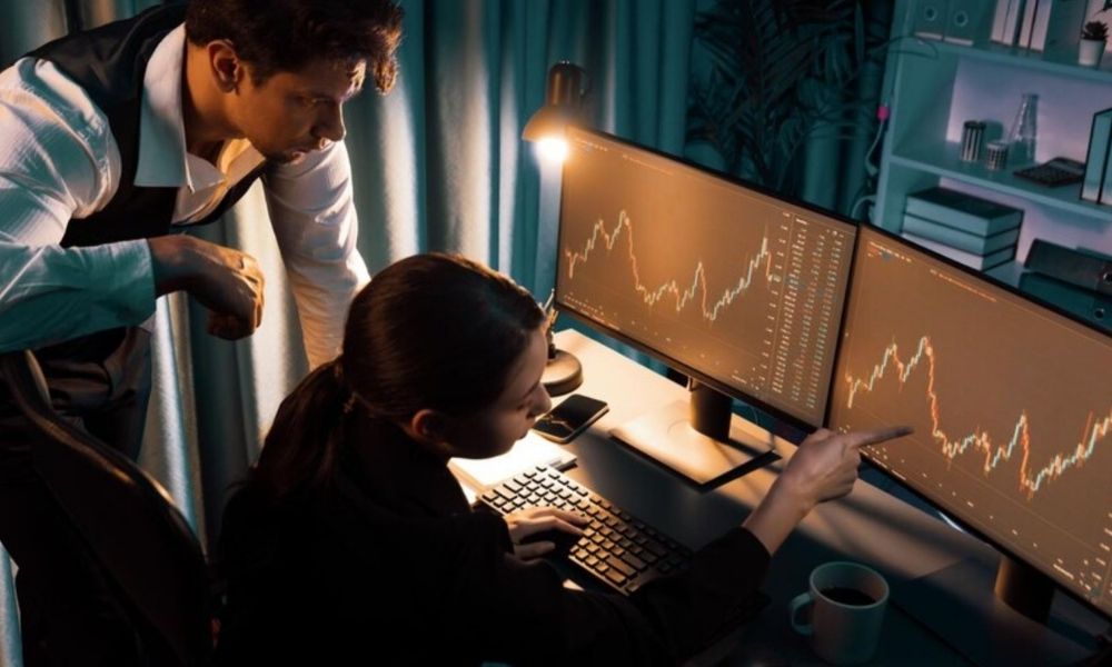 Kết hợp mô hình đỉnh/đáy tương xứng với các công cụ khác