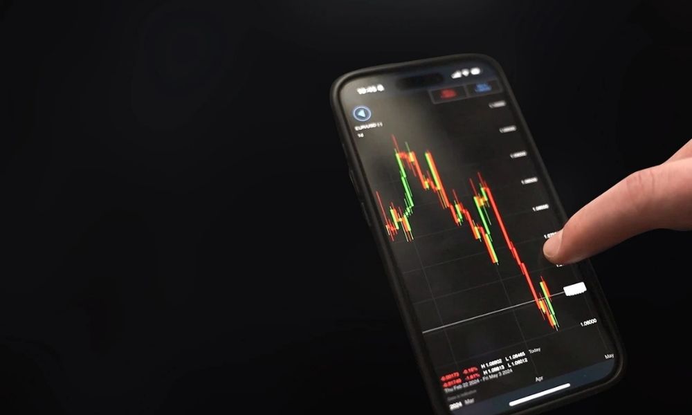 Thị trường Forex là gì? Cách hoạt động trader cần biết 8 Vì sao nên đầu tư vào thị trường Forex