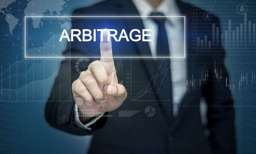 Sơ lược về Arbitrage trong thị trường tài chính|Nhà đầu tư có nên áp dụng Arbitrage?|Những rủi ro trong Arbitrage|Arbitrage Trading phù hợp với những ai?|Những thị trường áp dụng Arbitrage phổ biến|Các loại Arbitrage phổ biến hiện nay
